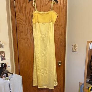 1970’s Yellow Spaghetti Strap Nightgown 💛